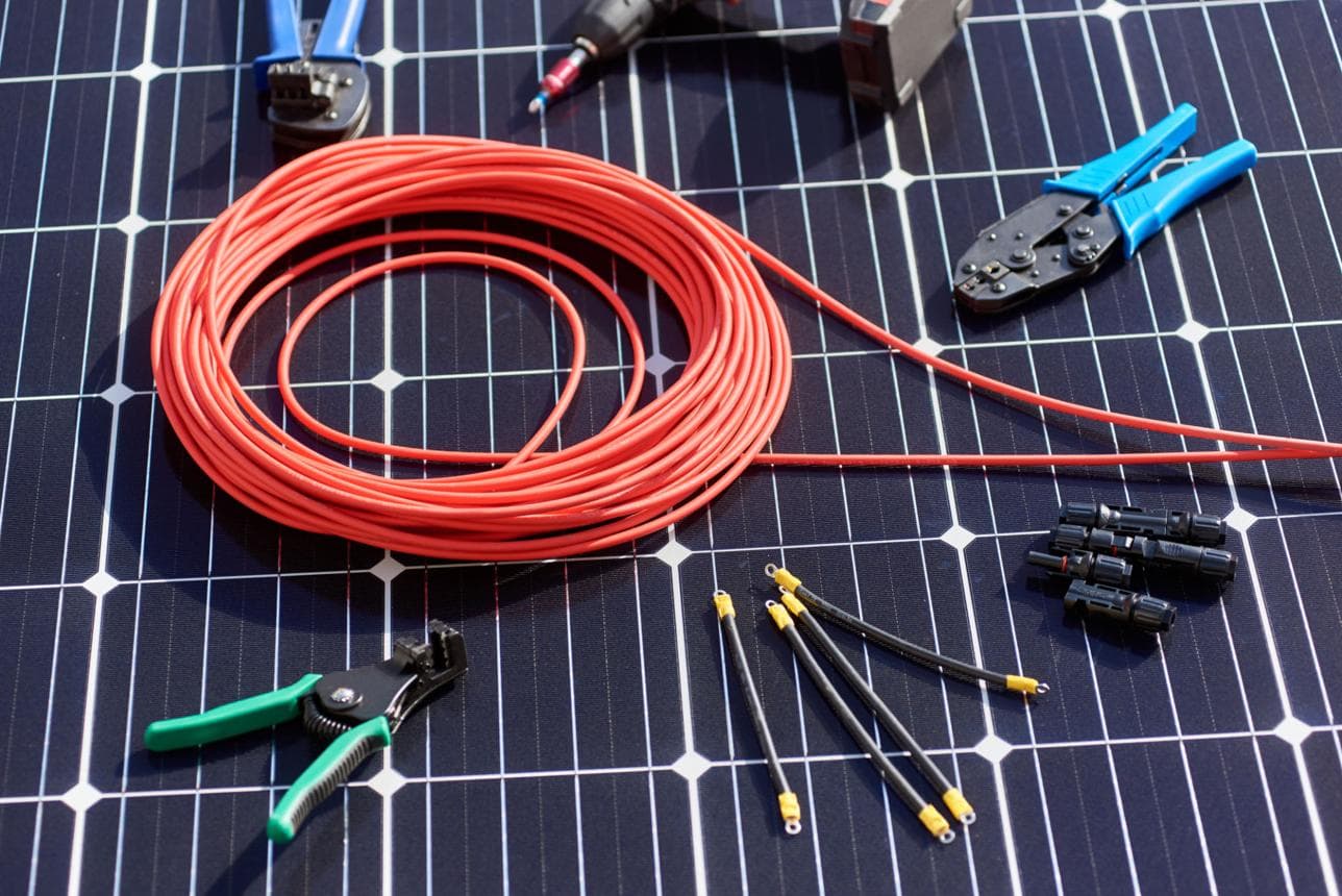 Panneaux, onduleurs, batteries et chaîne complète visuel 3